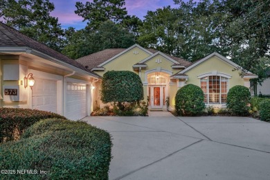 Beautiful POOL home in Orange Park Country Club! This spacious 3 on Country Club of Orange Park in Florida - for sale on GolfHomes.com, golf home, golf lot