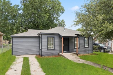 Welcome to this Dallas Gem! Conveniently located near I35 & less on Cedar Crest Golf Course in Texas - for sale on GolfHomes.com, golf home, golf lot