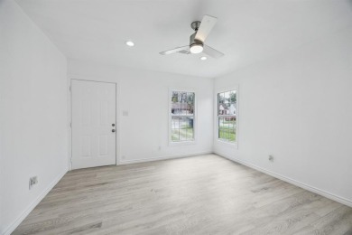 Welcome to this Dallas Gem! Conveniently located near I35 & less on Cedar Crest Golf Course in Texas - for sale on GolfHomes.com, golf home, golf lot
