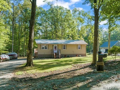 BUGGS ISLAND LAKEFRONT BUNGALOW: *FALL* in love with this 3 on Kinderton Country Club in Virginia - for sale on GolfHomes.com, golf home, golf lot