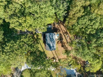 BUGGS ISLAND LAKEFRONT BUNGALOW: *FALL* in love with this 3 on Kinderton Country Club in Virginia - for sale on GolfHomes.com, golf home, golf lot