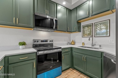 Welcome to your beautifully updated 3 bed, 3 bath townhome with on Continental Country Club in Arizona - for sale on GolfHomes.com, golf home, golf lot