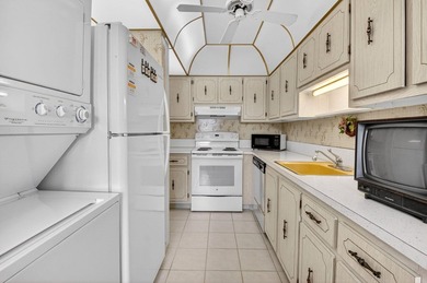 Immaculately maintained 2-bedroom, 2-bath condo centrally on Delray Beach Golf Club in Florida - for sale on GolfHomes.com, golf home, golf lot