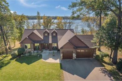 Welcome to this meticulously maintained executive home located on Fairway Shores Executive Golf Course in Minnesota - for sale on GolfHomes.com, golf home, golf lot