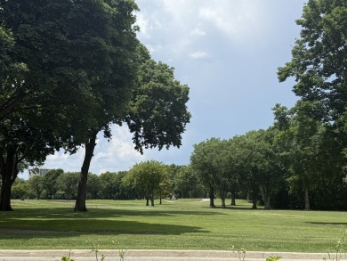 Spacious and sun-filled 2-bedroom, 1-bath condo featuring a on Jackson Park Golf Course in Illinois - for sale on GolfHomes.com, golf home, golf lot