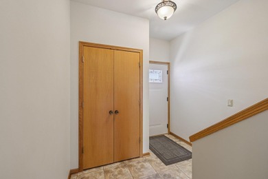 Wonderful, Cambridge/Lake Ripley area, end-unit, townhouse condo on Lake Ripley Country Club in Wisconsin - for sale on GolfHomes.com, golf home, golf lot