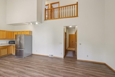 Wonderful, Cambridge/Lake Ripley area, end-unit, townhouse condo on Lake Ripley Country Club in Wisconsin - for sale on GolfHomes.com, golf home, golf lot