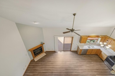 Wonderful, Cambridge/Lake Ripley area, end-unit, townhouse condo on Lake Ripley Country Club in Wisconsin - for sale on GolfHomes.com, golf home, golf lot