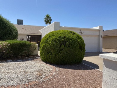 This spacious 2 bed 2 bath property offers a blend of potential on Cottonwood Country Club in Arizona - for sale on GolfHomes.com, golf home, golf lot