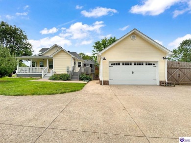 Perfectly positioned across from the golf course, this charming on Elizabethtown Country Club in Kentucky - for sale on GolfHomes.com, golf home, golf lot