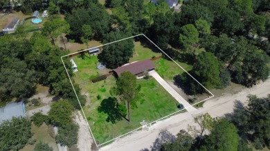 Day sleeper! Please allow 24 hour notice to show. I'M TOLD THE on Wildwood Country Club in Florida - for sale on GolfHomes.com, golf home, golf lot