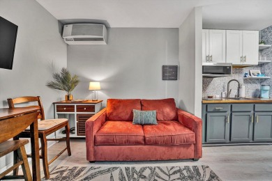 AFFORDALE EFFICIENCY CONDO! FURNISHED UNIT READY TO ENJOY! on Mariners Landing Golf and Country Club in Virginia - for sale on GolfHomes.com, golf home, golf lot