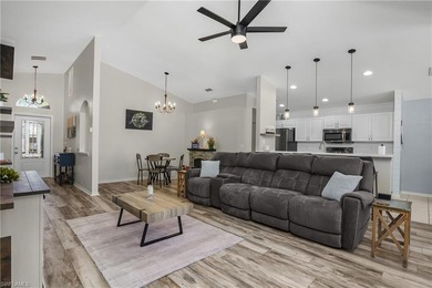 Affordable living in a GOLF community--the PERFECT combination! on Stoneybrook Golf Club in Florida - for sale on GolfHomes.com, golf home, golf lot