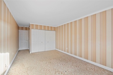 Commuter's dream! 3 bedrooms, 2 bathrooms with terrace on Scarsdale Golf Club in New York - for sale on GolfHomes.com, golf home, golf lot