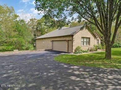 All brick,1969 sq ft 3 bedroom 2 bath on 1.28 acres with a park on Deer Creek Golf Club in Tennessee - for sale on GolfHomes.com, golf home, golf lot