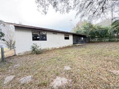 Looking for a home you can personalize and make your own? This on Brentwood Farms Golf Club in Florida - for sale on GolfHomes.com, golf home, golf lot