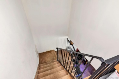 3 BEDROOM 1,5 BATH CONDO IN BLUE RIDGE IN MEDFORD. UPDATED on Blue Ridge Golf Club in New York - for sale on GolfHomes.com, golf home, golf lot