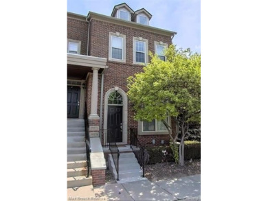 Welcome to this  2 bedroom and 1.1 bathroom end unit Condo on Glen Oaks Golf Course in Michigan - for sale on GolfHomes.com, golf home, golf lot