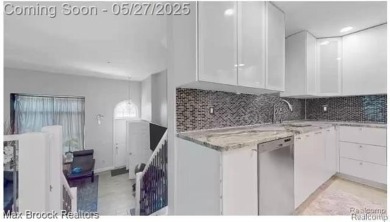Welcome to this  2 bedroom and 1.1 bathroom end unit Condo on Glen Oaks Golf Course in Michigan - for sale on GolfHomes.com, golf home, golf lot