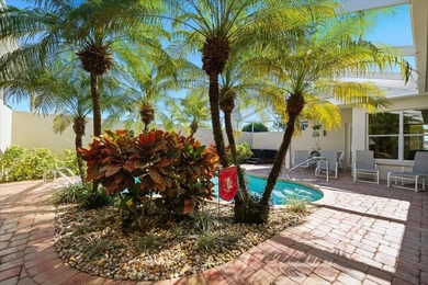 Beautifully updated 1994 Palmwood Bahama Breeze courtyard pool on Glen Lakes Country Club in Florida - for sale on GolfHomes.com, golf home, golf lot