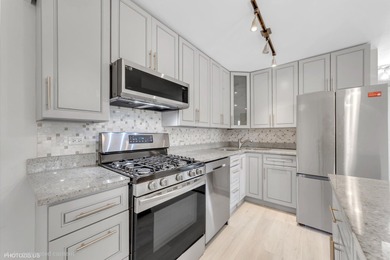 Fabulous 2 Bedroom, 2 Bath Condo in Mallard Cove! Prepare to on Arlington Lakes Golf Club in Illinois - for sale on GolfHomes.com, golf home, golf lot