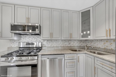 Fabulous 2 Bedroom, 2 Bath Condo in Mallard Cove! Prepare to on Arlington Lakes Golf Club in Illinois - for sale on GolfHomes.com, golf home, golf lot