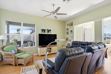 Beautifully updated 1994 Palmwood Bahama Breeze courtyard pool on Glen Lakes Country Club in Florida - for sale on GolfHomes.com, golf home, golf lot