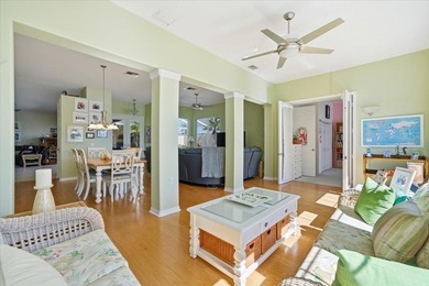 Beautifully updated 1994 Palmwood Bahama Breeze courtyard pool on Glen Lakes Country Club in Florida - for sale on GolfHomes.com, golf home, golf lot