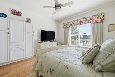 Beautifully updated 1994 Palmwood Bahama Breeze courtyard pool on Glen Lakes Country Club in Florida - for sale on GolfHomes.com, golf home, golf lot