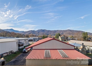 Custom, quality-built town homes. Three bedrooms, three and a on Lake Junaluska Golf Course in North Carolina - for sale on GolfHomes.com, golf home, golf lot