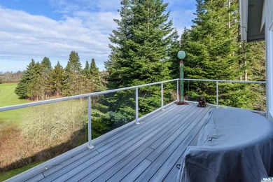 Beautifully updated 3 BR, 3 bath home overlooking the 11th hole on SunLand Golf and Country Club in Washington - for sale on GolfHomes.com, golf home, golf lot