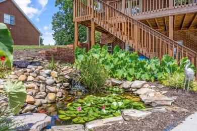STUNNING all-brick home in the Ruggles Ferry Golf community! on Ruggles Ferry Golf Club in Tennessee - for sale on GolfHomes.com, golf home, golf lot