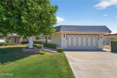 Updates abound in this move-in-ready 2-bed,2-bath,2+car garage on Sun City Riverview Golf Course in Arizona - for sale on GolfHomes.com, golf home, golf lot