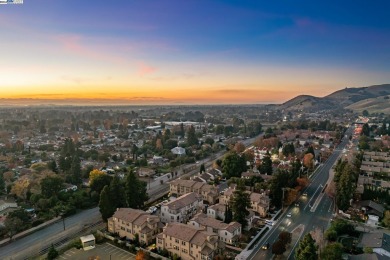 Stunning 4beds/3.5ba townhouse offers 1857sqft of beautifully on Fremont Park Golf Course in California - for sale on GolfHomes.com, golf home, golf lot