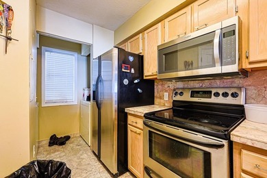 njoy resort-style living in this beautiful 2-bedroom, 2-bath on River Oaks Golf Plantation  in South Carolina - for sale on GolfHomes.com, golf home, golf lot