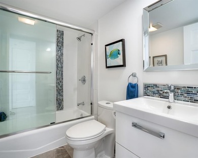 Gorgeous renovated 2 bed, 2 bath condo in all-ages Palm Aire on Palm-Aire Country Club and Resort - The Oaks in Florida - for sale on GolfHomes.com, golf home, golf lot