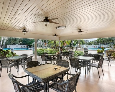 Gorgeous renovated 2 bed, 2 bath condo in all-ages Palm Aire on Palm-Aire Country Club and Resort - The Oaks in Florida - for sale on GolfHomes.com, golf home, golf lot