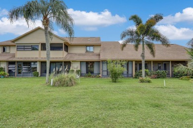 Incredible 3 bedroom plus loft, furnished Georgetown townhome on Heritage Ridge Golf Club in Florida - for sale on GolfHomes.com, golf home, golf lot