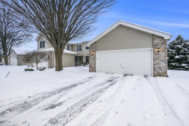 Welcome to this spacious and updated 3-bedroom, 2.5-bath condo on The Moors Golf Club in Michigan - for sale on GolfHomes.com, golf home, golf lot