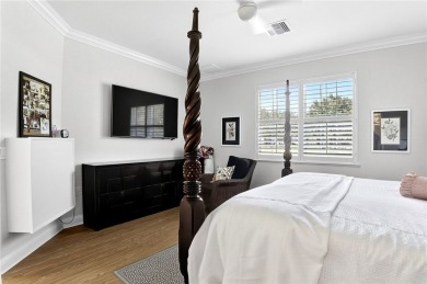 Lovely 3 Bedroom, 2 Bath golf course home in Vero's premier on Oak Harbor Country Club in Florida - for sale on GolfHomes.com, golf home, golf lot