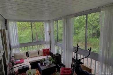 Fenton - A Must-See Condo!  2 Large Bedrooms, 2 Full Baths on Fenton Farms Golf Club in Michigan - for sale on GolfHomes.com, golf home, golf lot