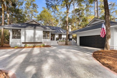 Absolutely adorable single-level home situated on a spacious on The Seabrook Island Club in South Carolina - for sale on GolfHomes.com, golf home, golf lot