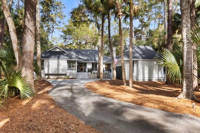 Absolutely adorable single-level home situated on a spacious on The Seabrook Island Club in South Carolina - for sale on GolfHomes.com, golf home, golf lot