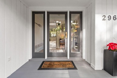 Absolutely adorable single-level home situated on a spacious on The Seabrook Island Club in South Carolina - for sale on GolfHomes.com, golf home, golf lot