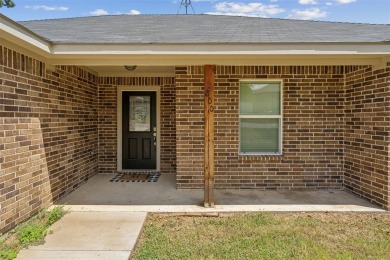 This charming 3 bedroom 2 bath home is nestled in the Holiday on Holiday Hills Country Club in Texas - for sale on GolfHomes.com, golf home, golf lot