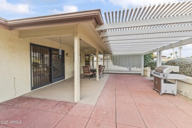 This Home features a SPACIOUS & INVITING 2-Bed, 2-Bath layout w/ on Grandview Golf Course in Arizona - for sale on GolfHomes.com, golf home, golf lot