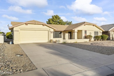 This Home features a SPACIOUS & INVITING 2-Bed, 2-Bath layout w/ on Grandview Golf Course in Arizona - for sale on GolfHomes.com, golf home, golf lot