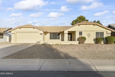 This Home features a SPACIOUS & INVITING 2-Bed, 2-Bath layout w/ on Grandview Golf Course in Arizona - for sale on GolfHomes.com, golf home, golf lot