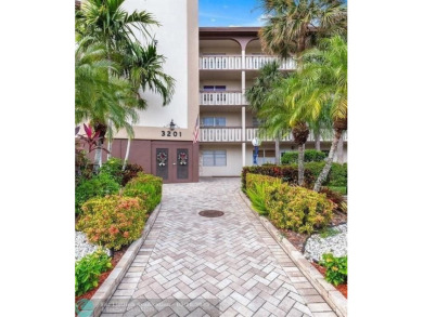 Spacious 2-bedroom, 2-bathroom condo on the 3rd floor features on Wynmoor Golf Course in Florida - for sale on GolfHomes.com, golf home, golf lot