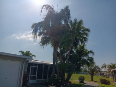 Furnished! Updated 2Bed/2Bath well-maintained Home with a on Four Lakes Golf Club in Florida - for sale on GolfHomes.com, golf home, golf lot
